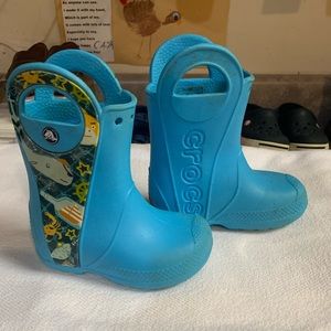 Crocs Rubber Rain Boots with ocean/pirate side detail